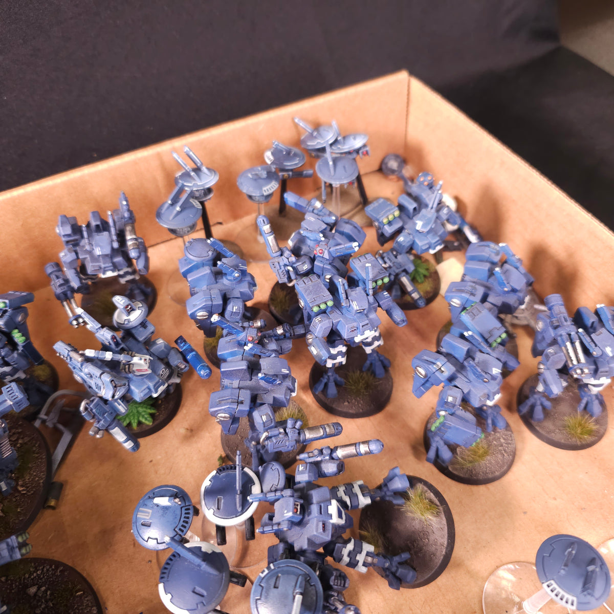 Warhammer 40,000 - T'au Empire - Painted Battlesuit & Infantry Army #1