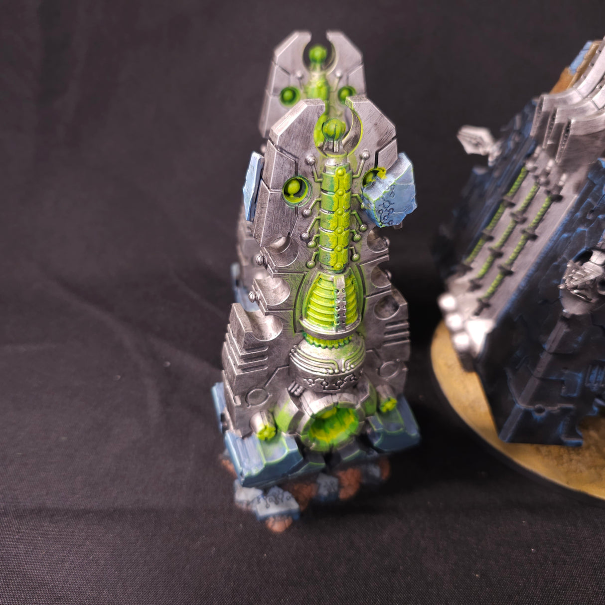 Warhammer 40,000 - Necrons - Painted Monolith & Fortification Lot