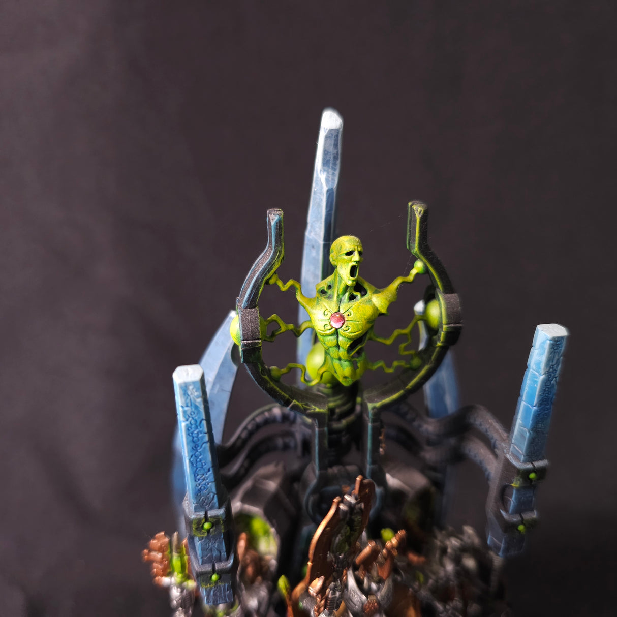 Warhammer 40,000 - Necrons - The Silent King - High-Quality Painted