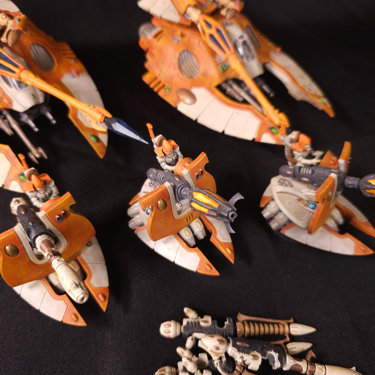 Warhammer 40,000 - Aeldari - Painted Fire Prism & Support Weapon Lot