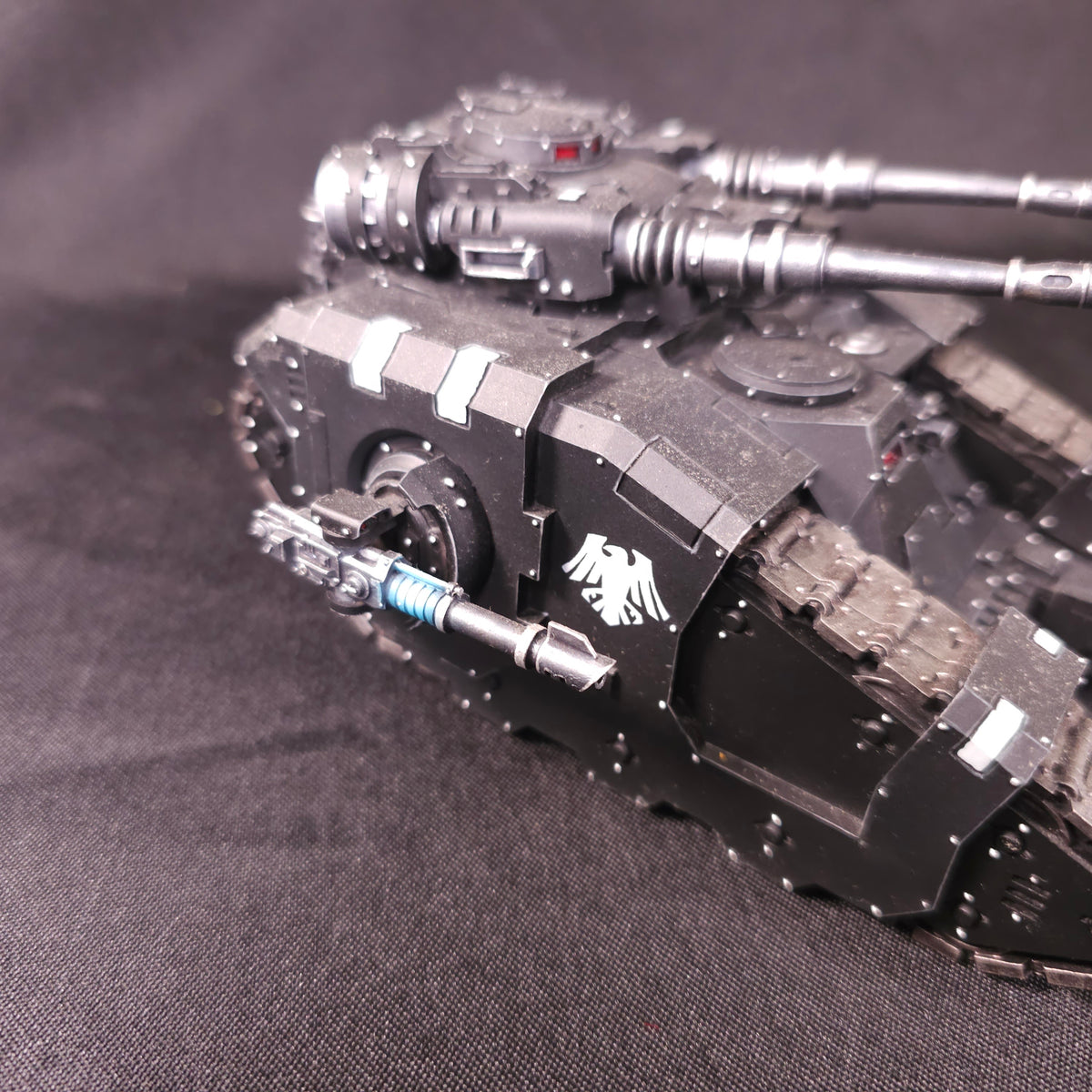 Horus Heresy - Raven Guard - Painted Sicaran Battle Tank