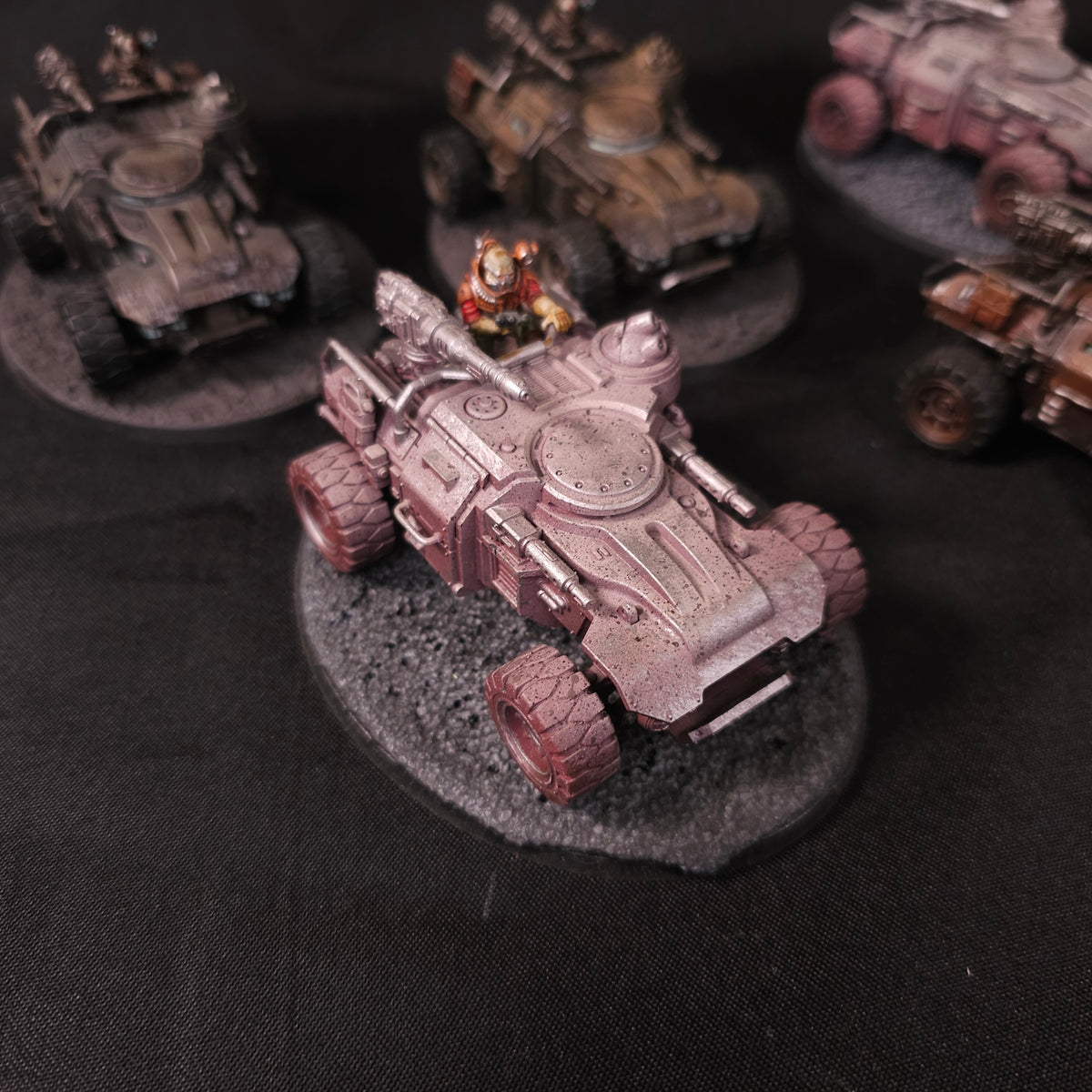 Warhammer 40,000 - Genestealer Cults - Painted Achilles Ridgerunner Vehicle Lot