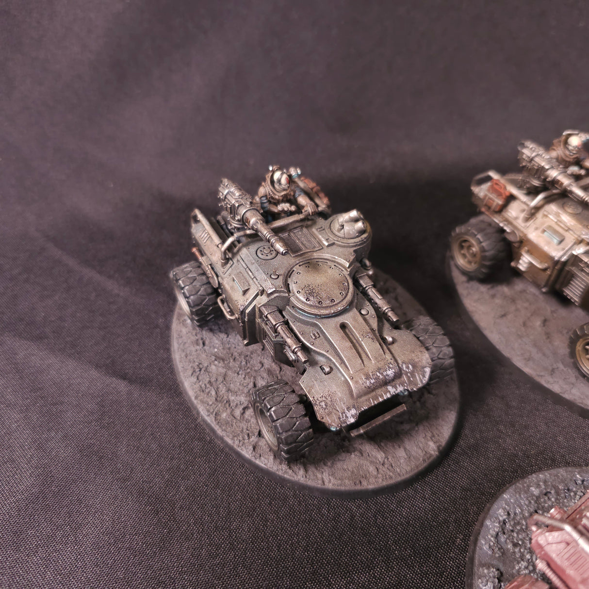 Warhammer 40,000 - Genestealer Cults - Painted Achilles Ridgerunner Vehicle Lot