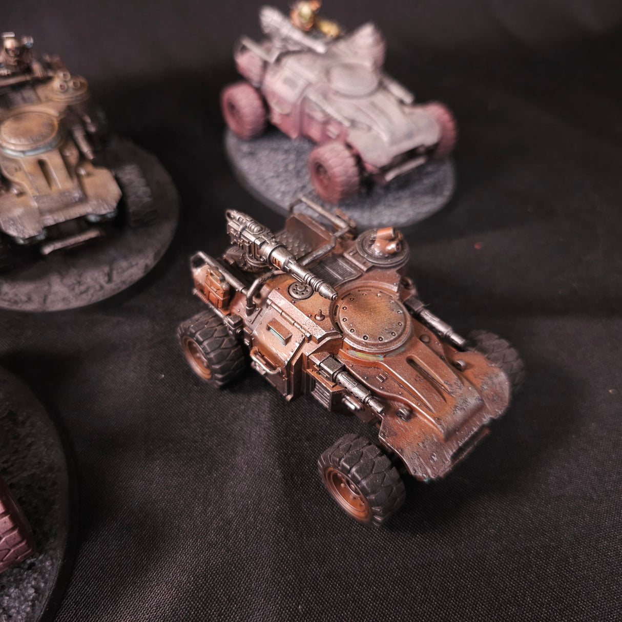 Warhammer 40,000 - Genestealer Cults - Painted Achilles Ridgerunner Vehicle Lot