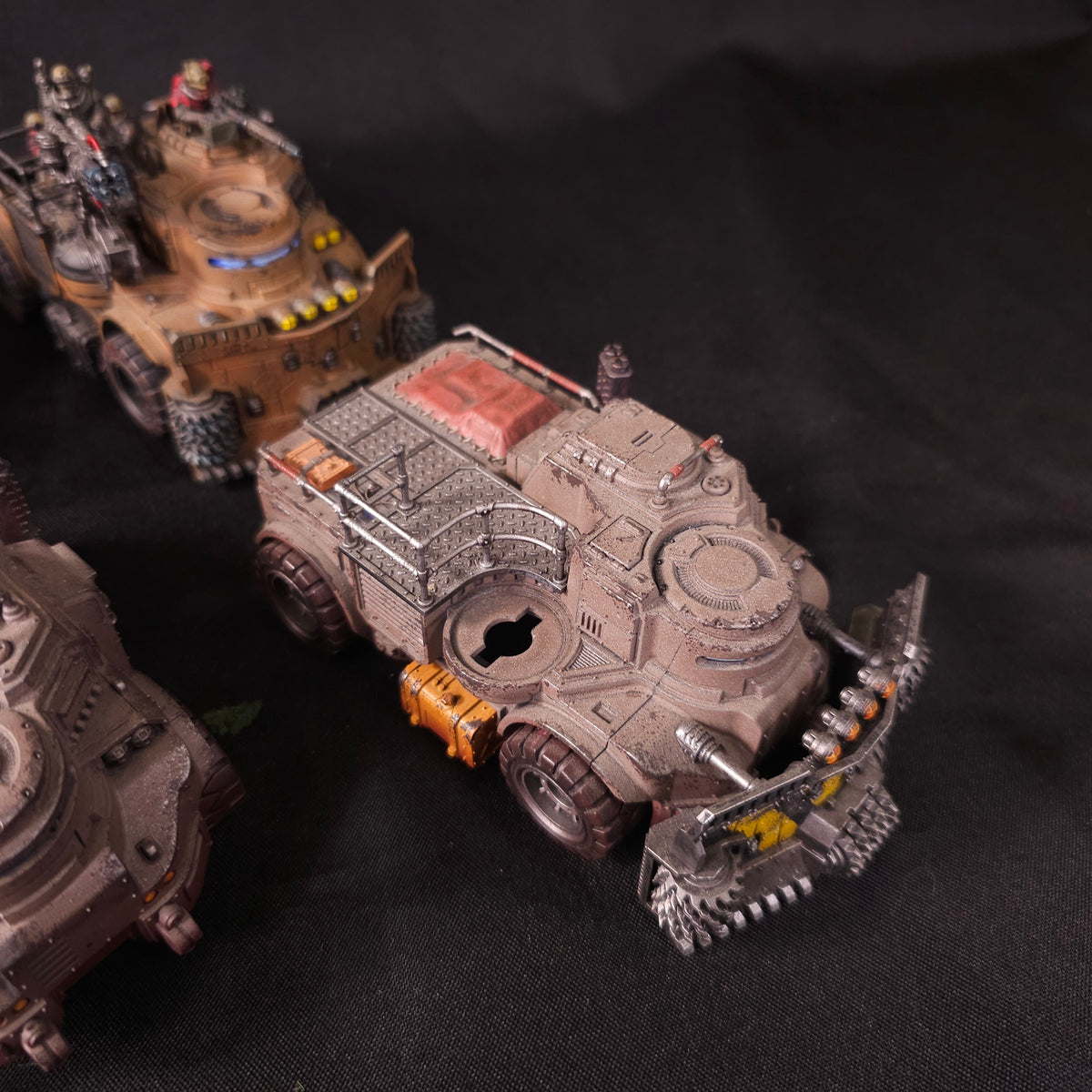 Warhammer 40,000 - Genestealer Cults - Painted Goliath Truck & Rockgrinder Vehicle Lot