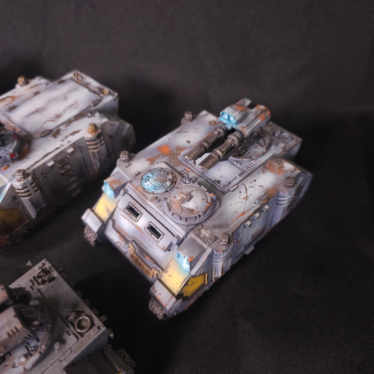 Warhammer 40,000 - Space Wolves - Painted Rhino, Razorback & Predator Vehicle Lot