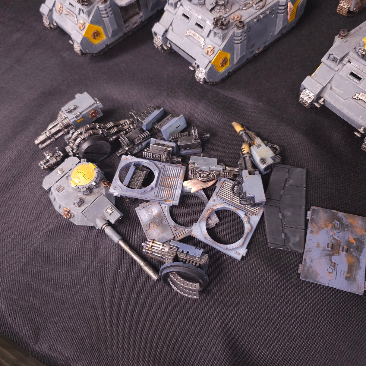 Warhammer 40,000 - Space Wolves - Painted Rhino, Razorback & Predator Vehicle Lot