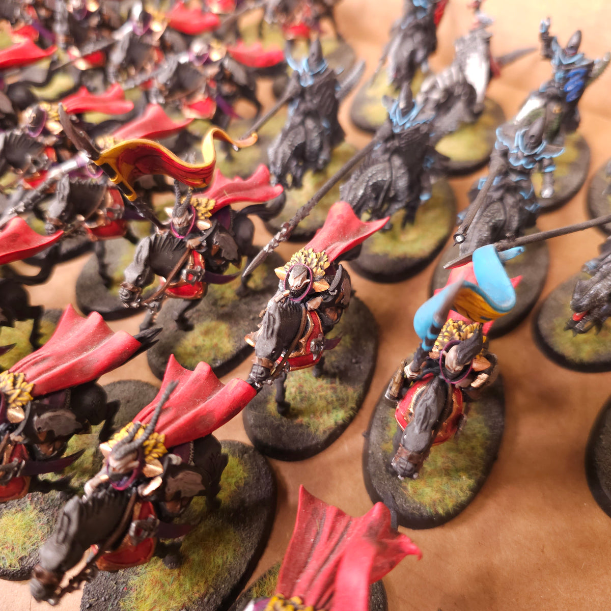 Age of Sigmar / The Old World - Cities of Sigmar / Dark Elves - Painted Cavalry
