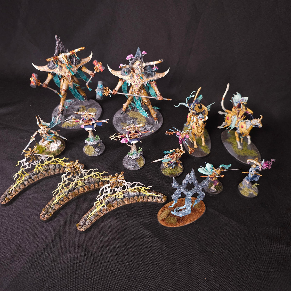 Age of Sigmar - Lumineth Realm-lords - Painted Heroes & Alarith Spirits