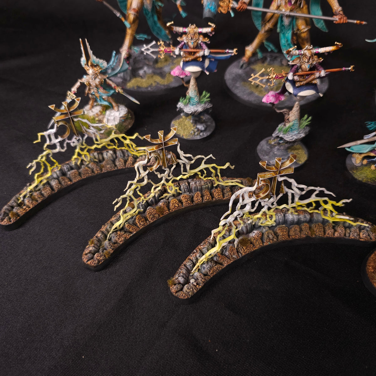 Age of Sigmar - Lumineth Realm-lords - Painted Heroes & Alarith Spirits