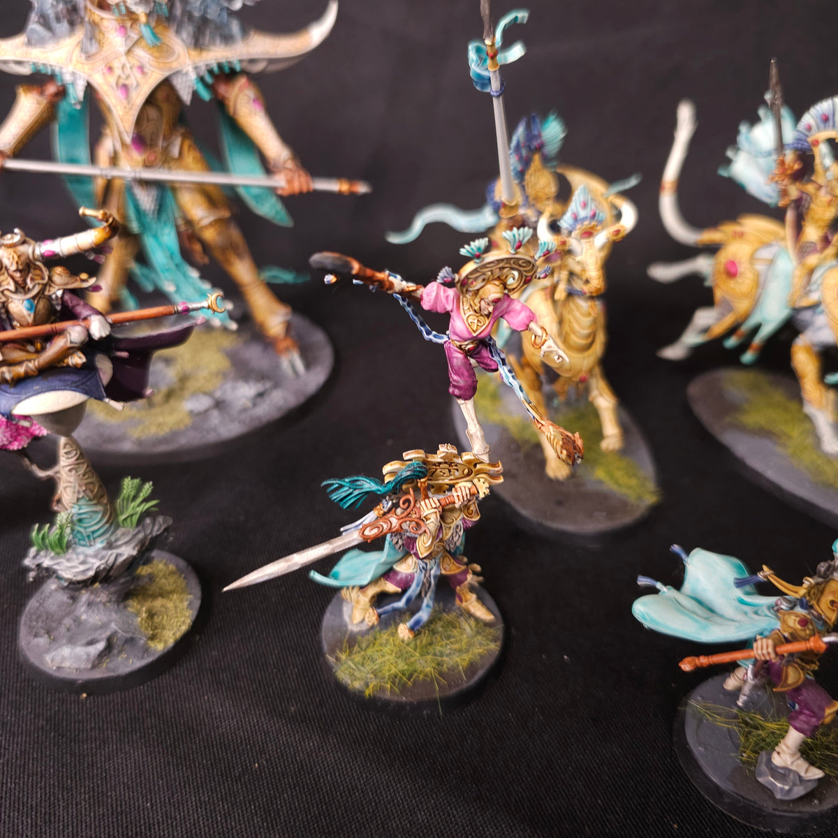 Age of Sigmar - Lumineth Realm-lords - Painted Heroes & Alarith Spirits