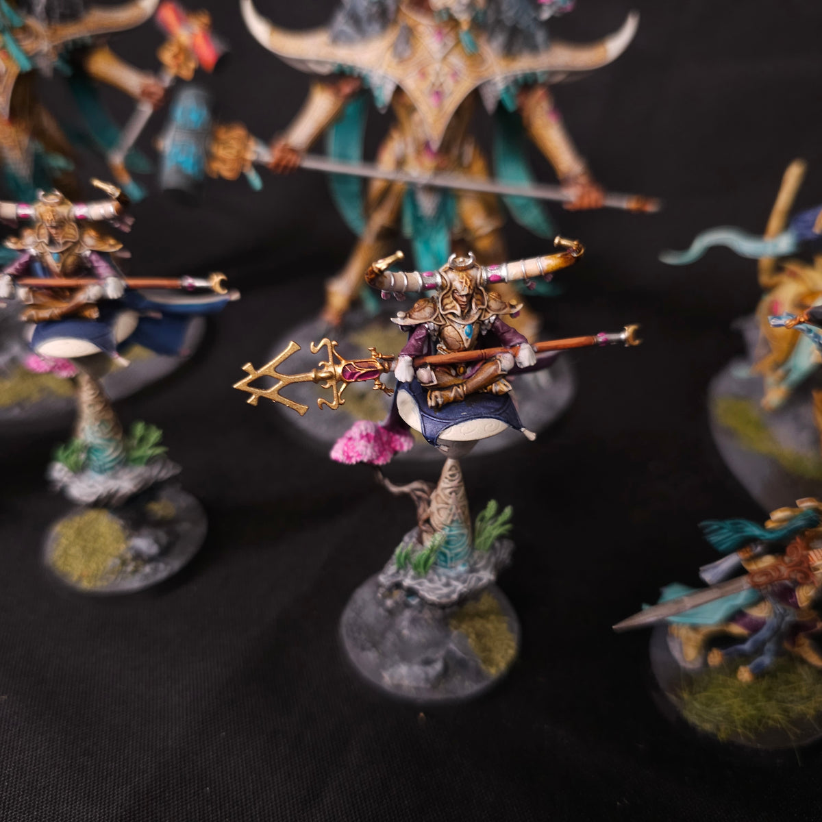 Age of Sigmar - Lumineth Realm-lords - Painted Heroes & Alarith Spirits