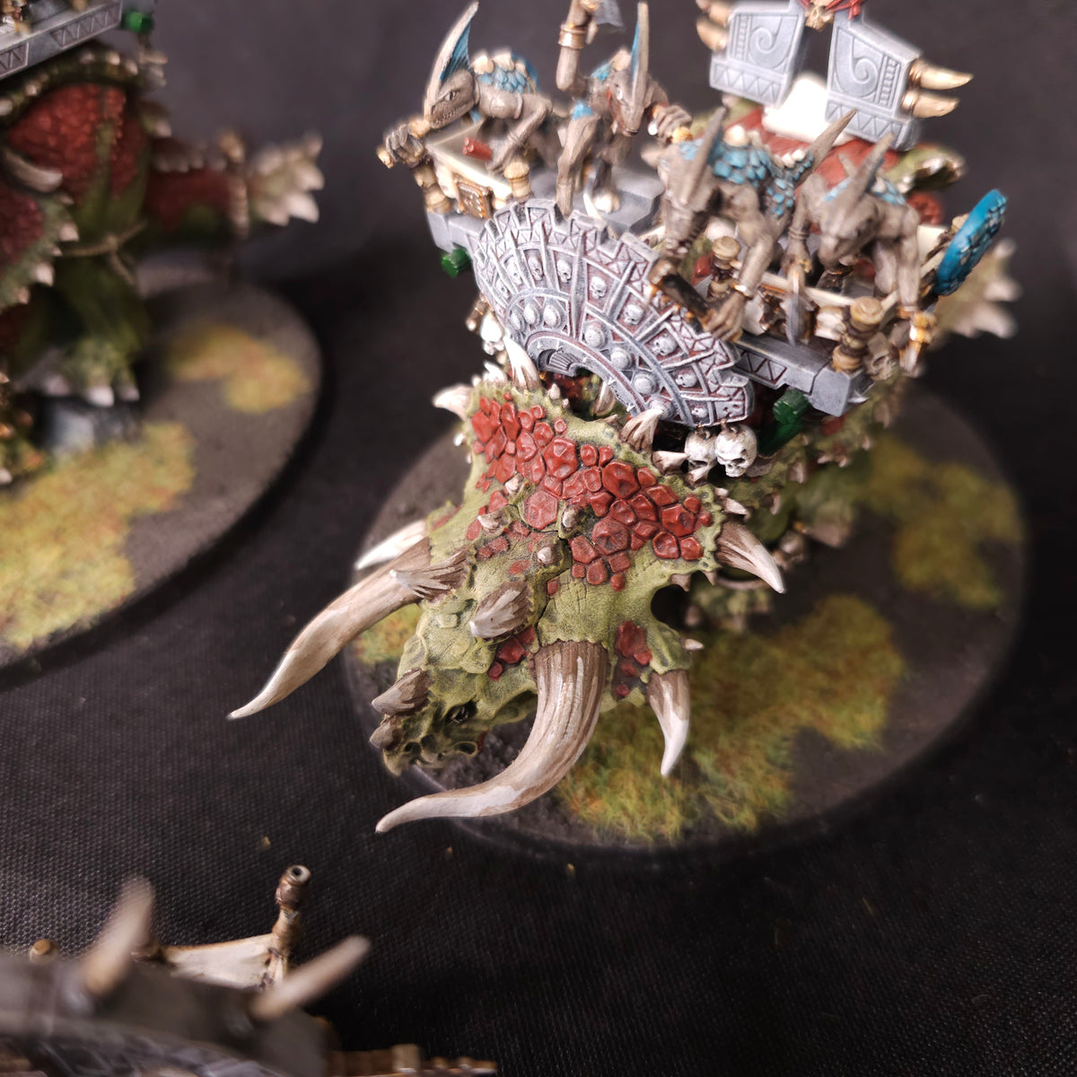 Age of Sigmar / The Old World - Seraphon / Lizardmen - Painted Stegadon and Bastiladon Monsters
