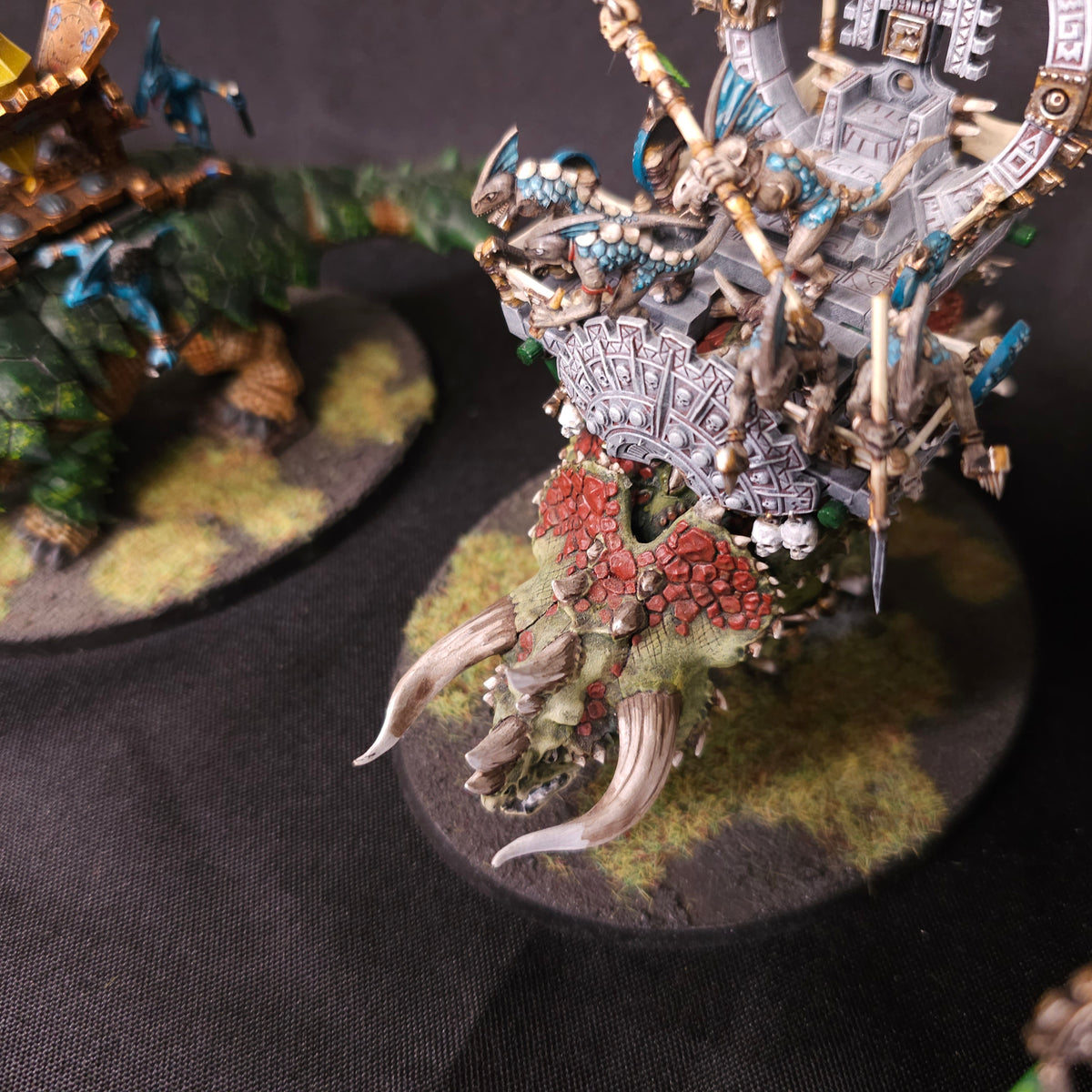 Age of Sigmar / The Old World - Seraphon / Lizardmen - Painted Stegadon and Bastiladon Monsters