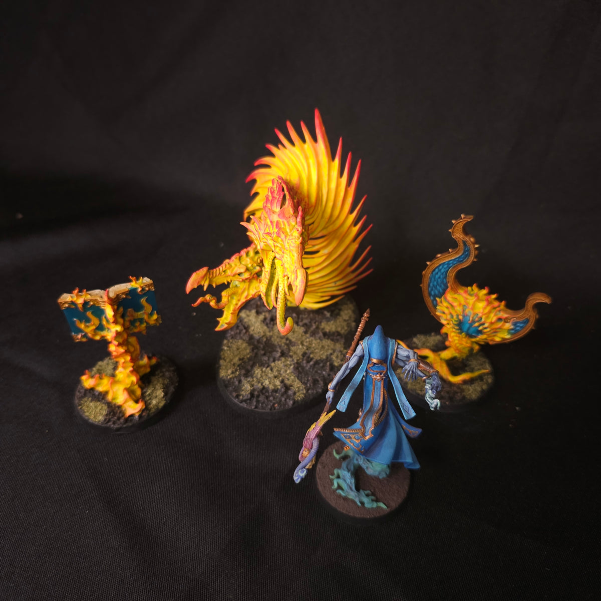 Age of Sigmar - Disciples of Tzeentch - Painted Changeling and Endless Spells