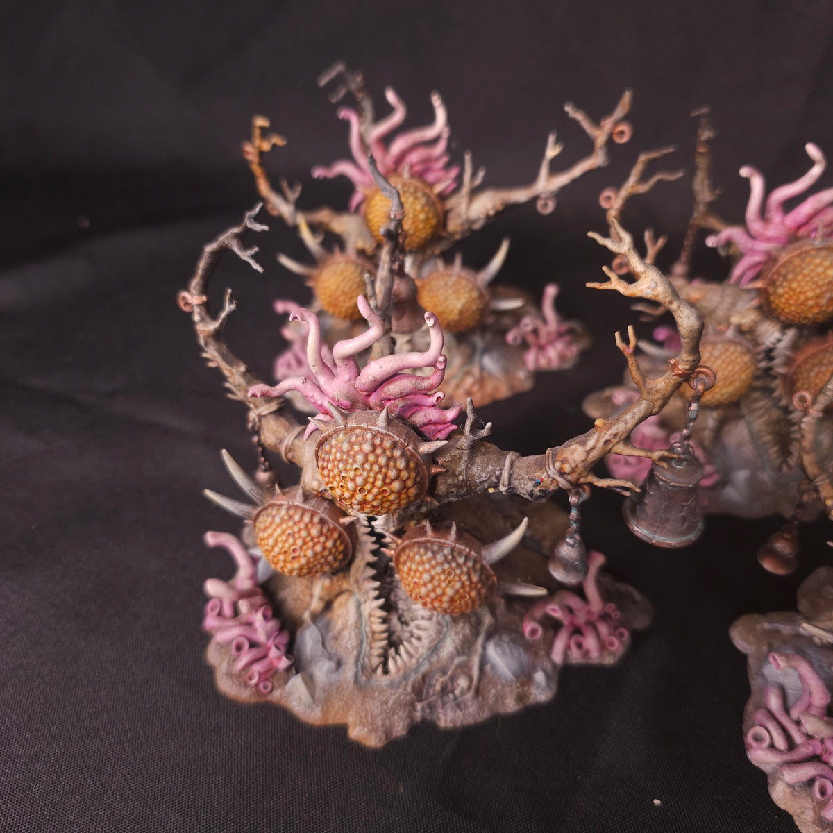 Age of Sigmar - Maggotkin of Nurgle - Painted Feculent Gnarlmaw Terrain