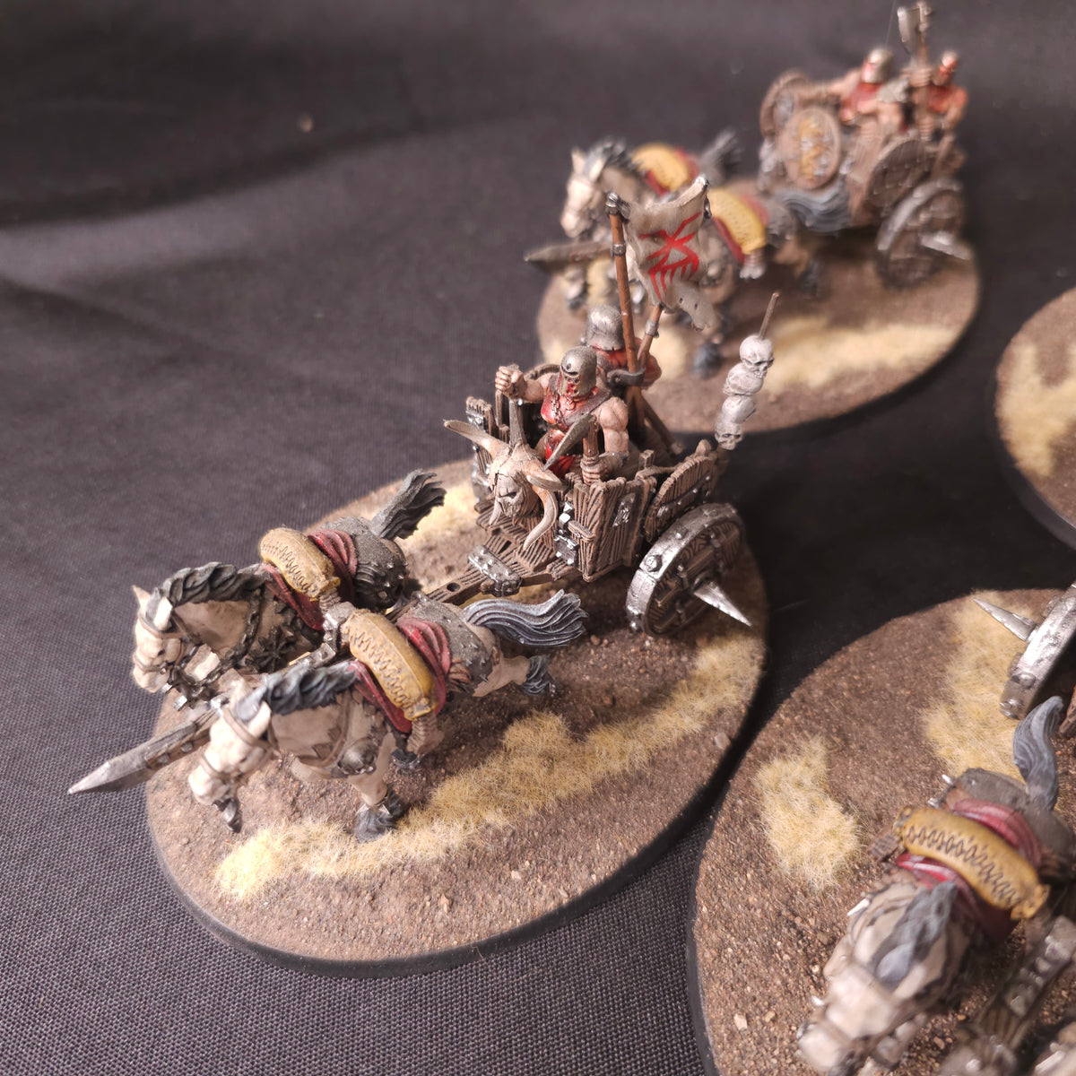 Age of Sigmar - Slaves to Darkness - Painted Chaos Chariot Collection