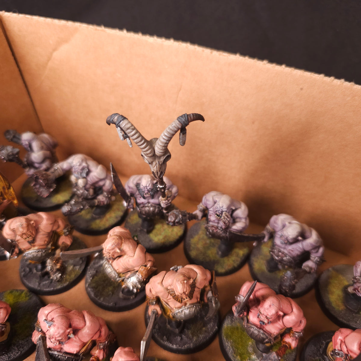 Age of Sigmar - Ogor Mawtribes - Gluttons And Ironguts