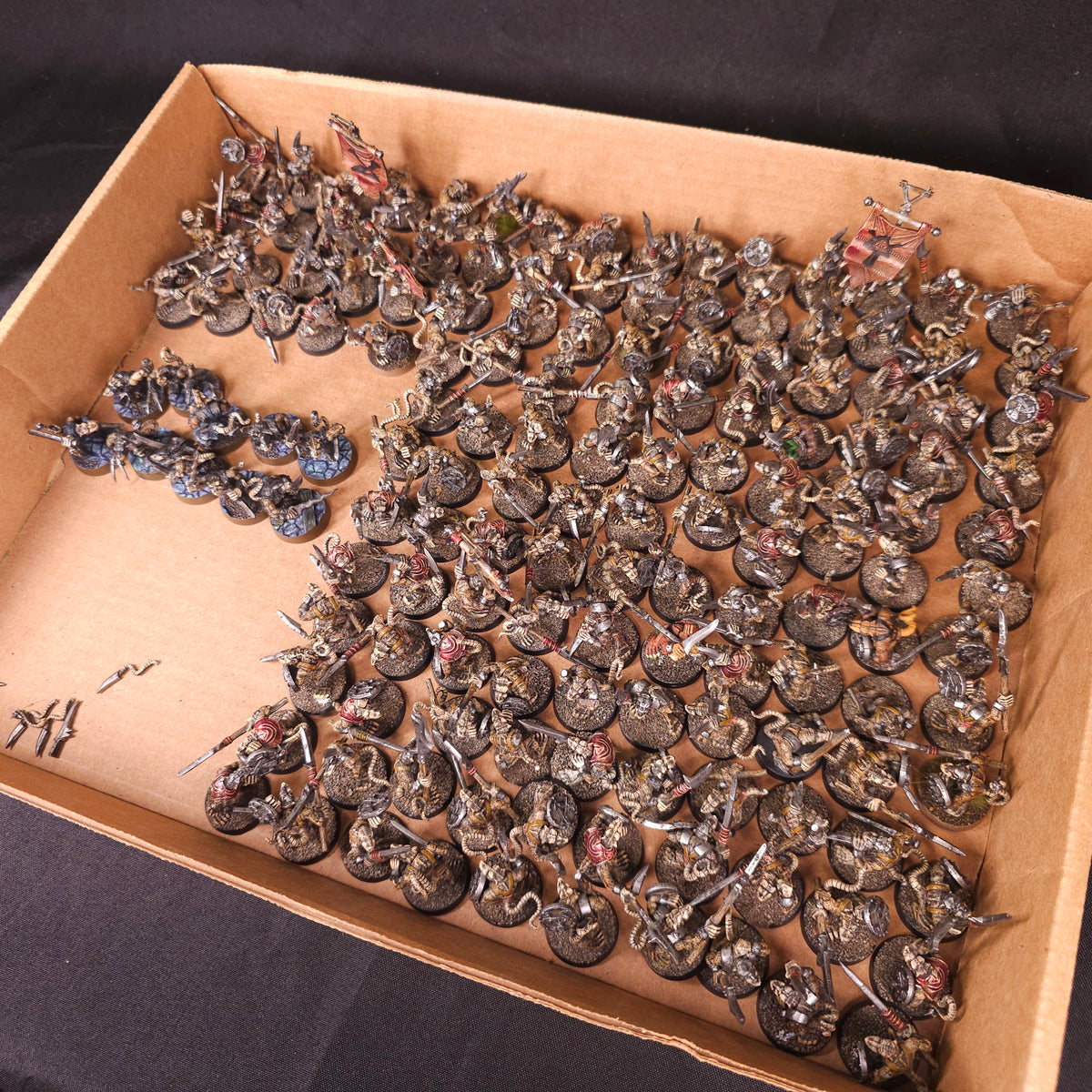 Age of Sigmar - Skaven - Brown Clanrat Horde And Night Runners