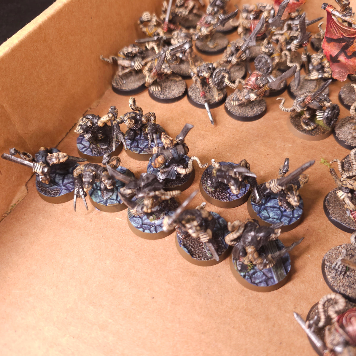 Age of Sigmar - Skaven - Brown Clanrat Horde And Night Runners