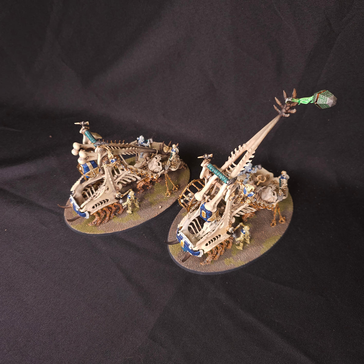 Age of Sigmar - Ossiarch Bonereapers - Painted Mortek Crawler Pair