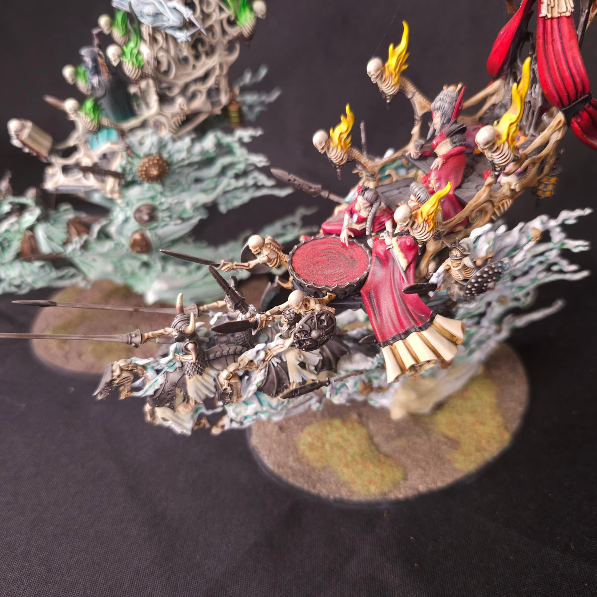 Age of Sigmar / The Old World - Soulblight Gravelords / Vampire Counts - Painted Coven Throne and Mortis Engine