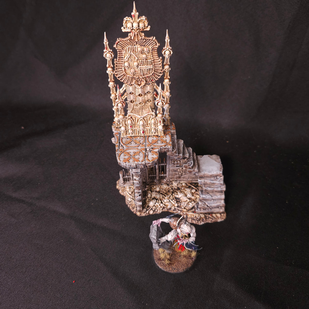 Age of Sigmar - Flesh-eater Courts - Painted Charnel Throne and Archregent