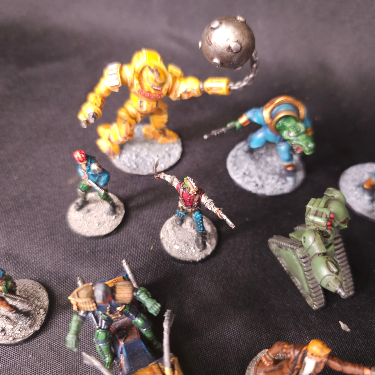 Judge Dredd - Judges and Mega-City One Denizens - Painted Collection and Game Components