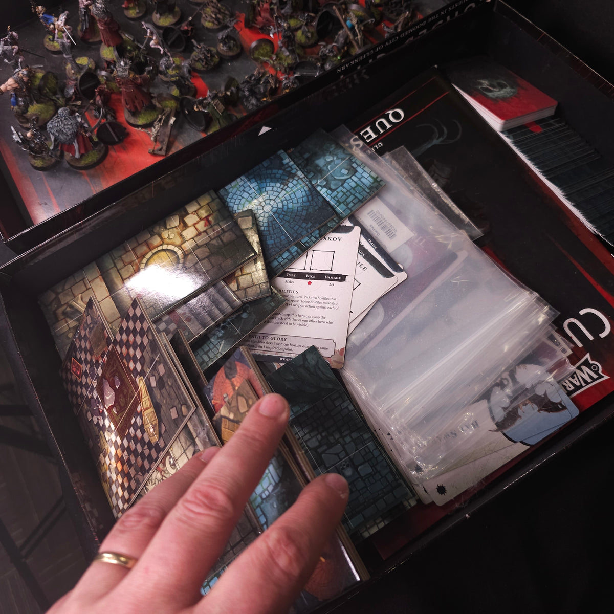 Warhammer Quest: Cursed City - Heroes and Undead - Painted Collection and Game Components