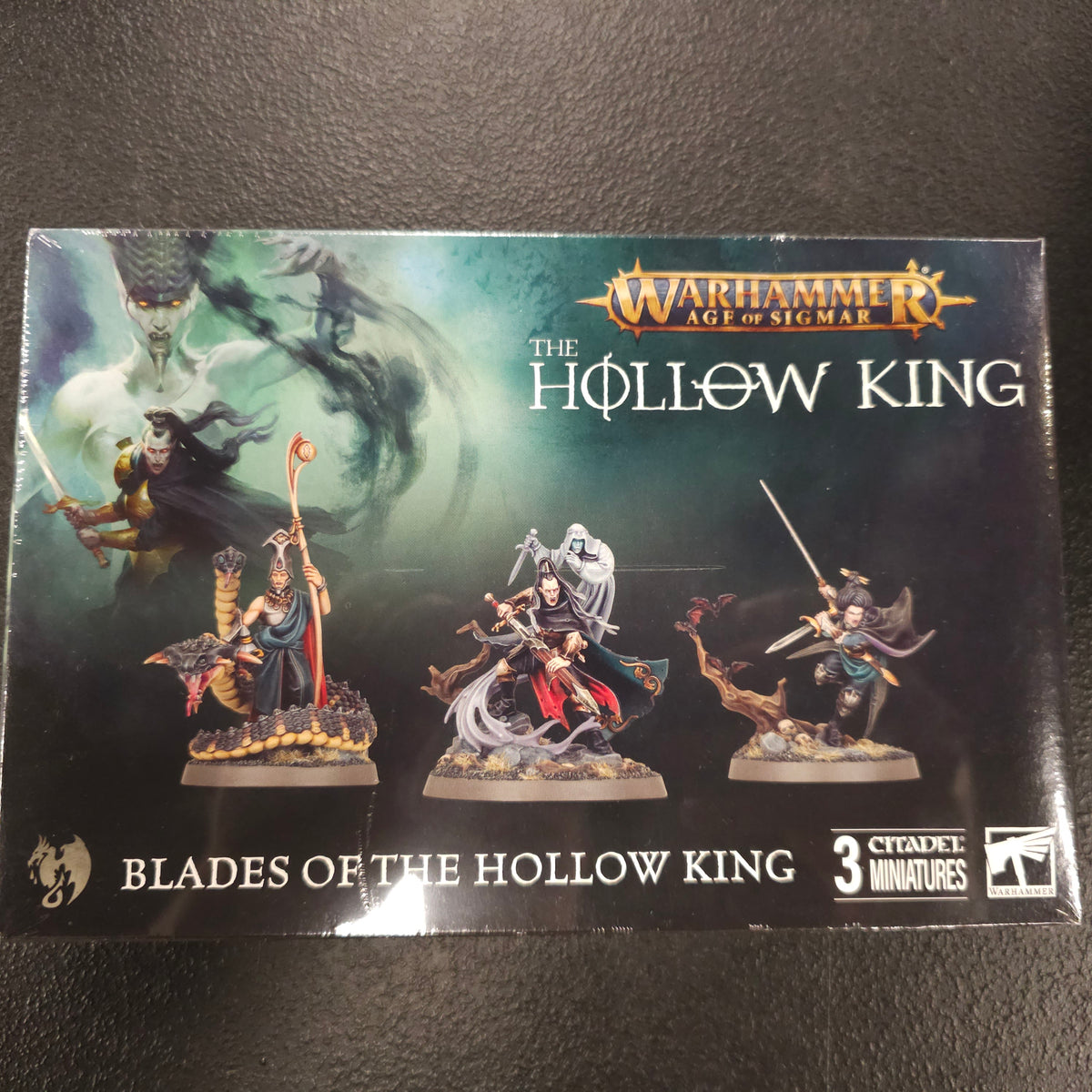 Actual box of Blades of the Hollow King — lot 005