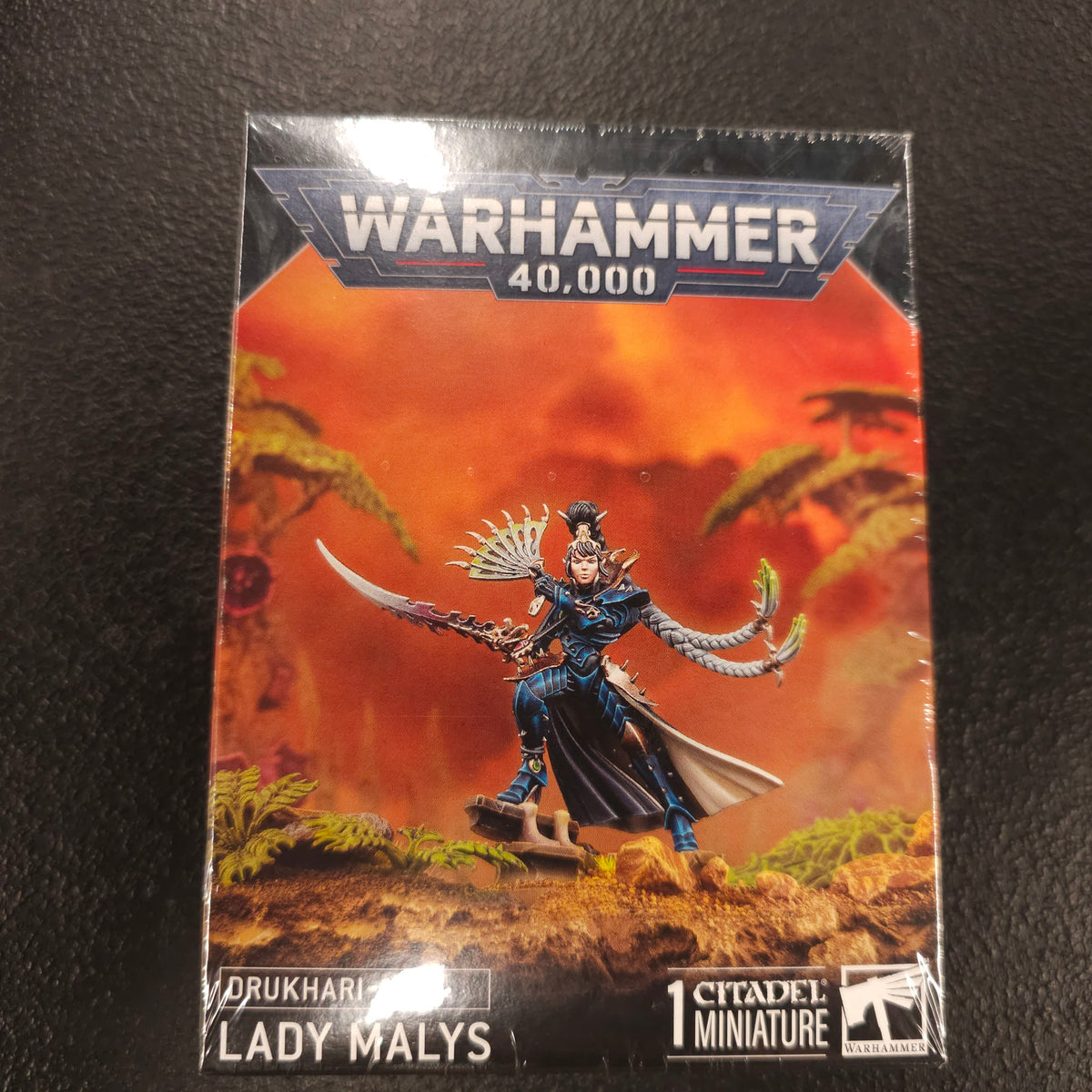 Actual box of Lady Malys — lot 010