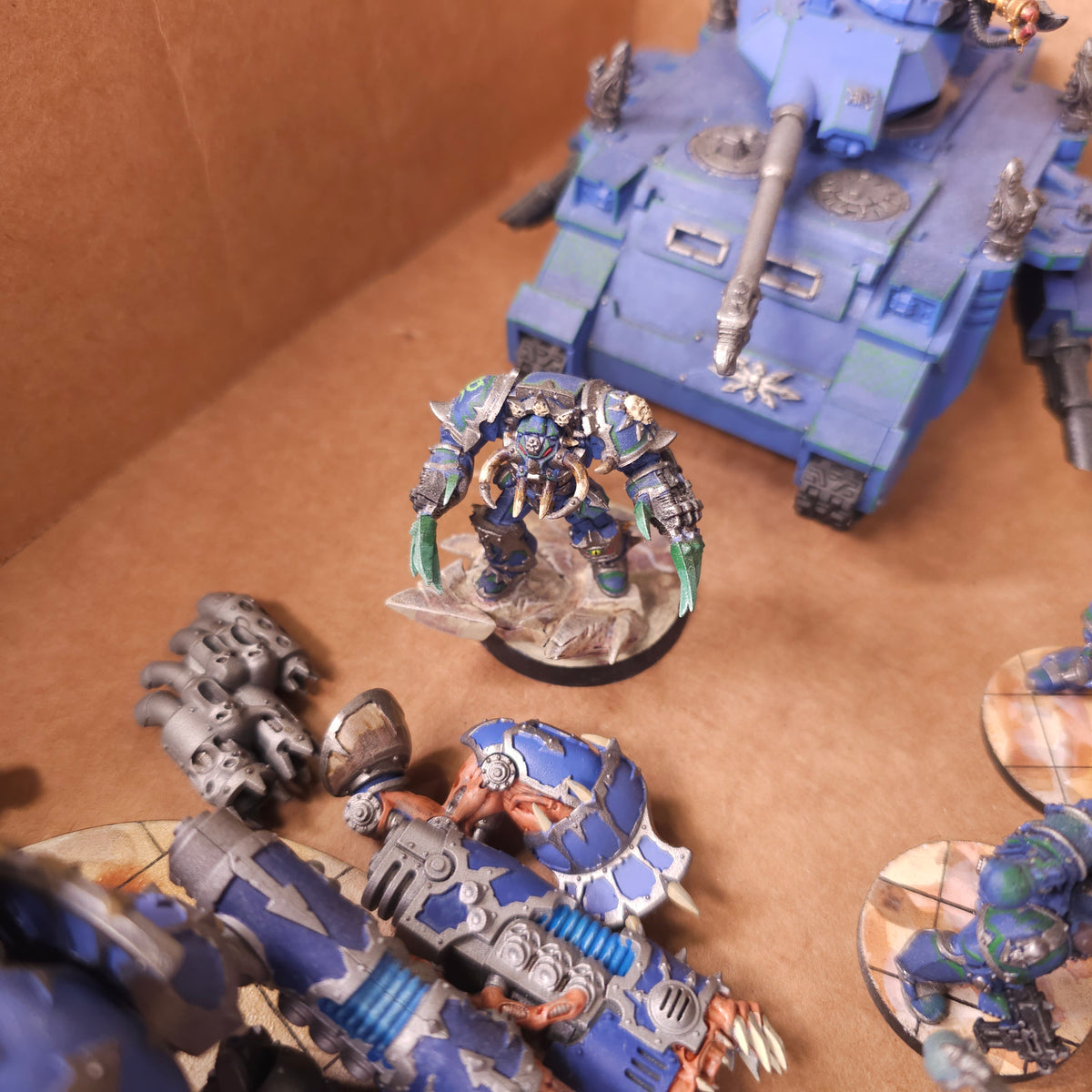 Painted Blue Warband with Daemon Engine and Armour - Needs Repair - detail view 6