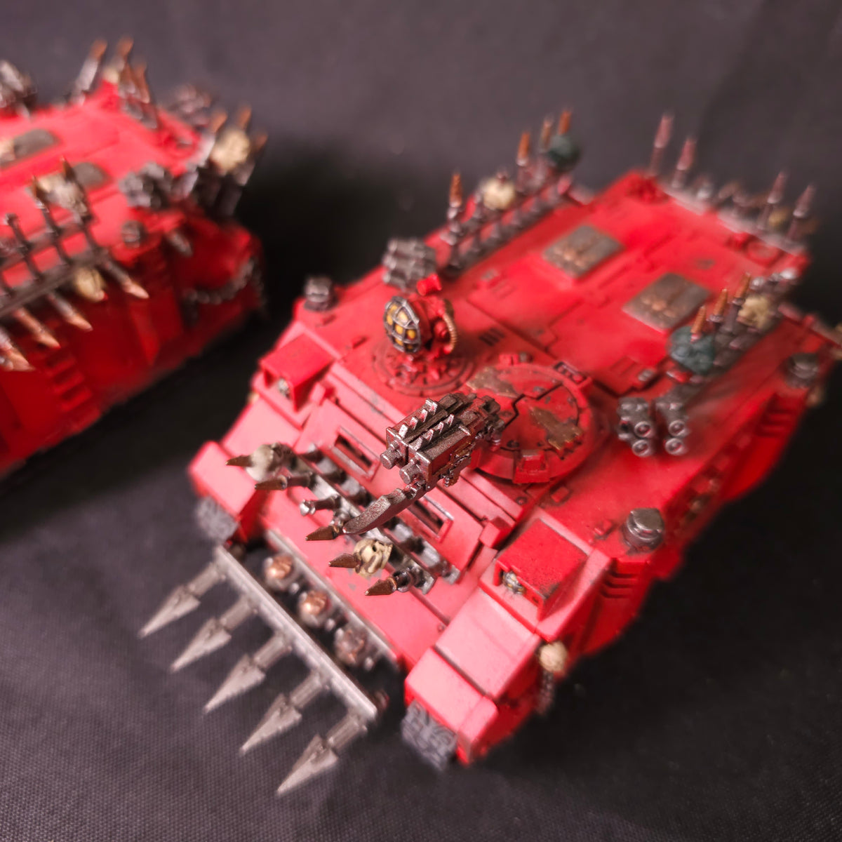 Painted Chaos Rhino Pair - detail view 1