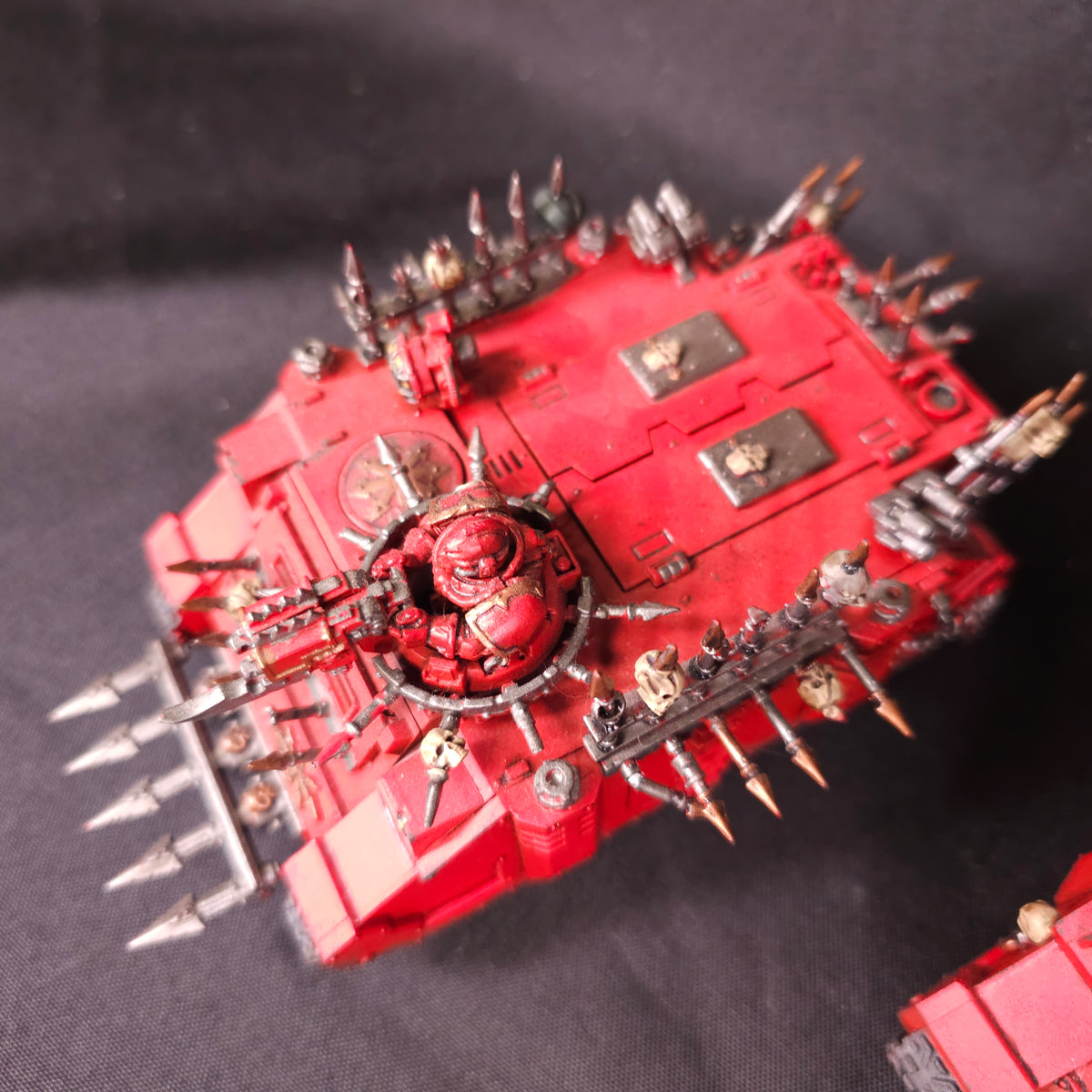 Painted Chaos Rhino Pair - detail view 2