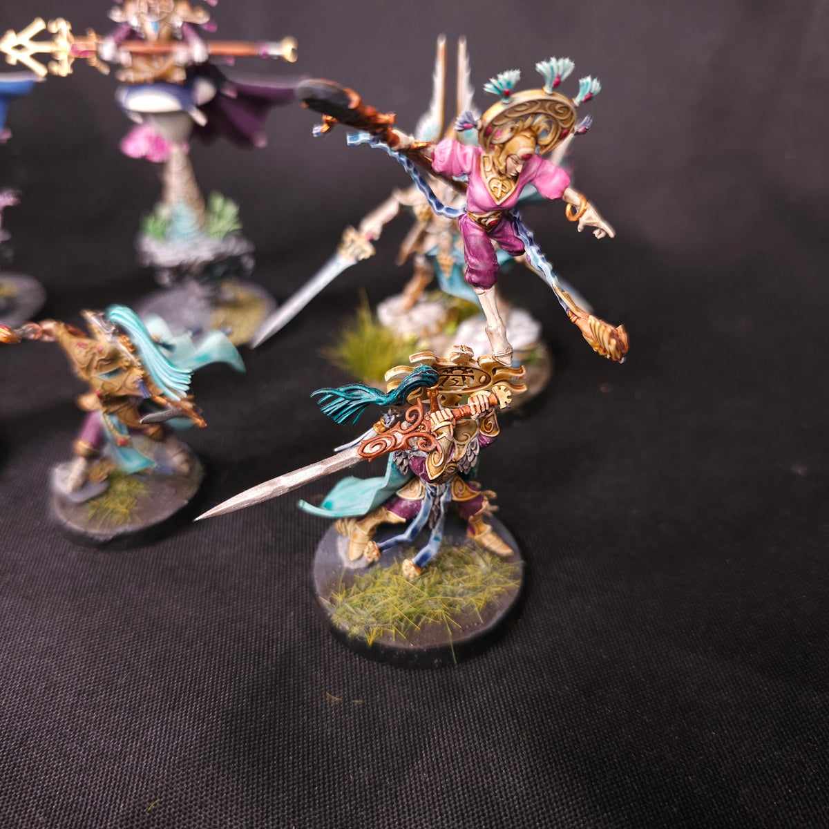 Lumineth Realm-lords - Mages and Champion Characters - alternate or detail view 2