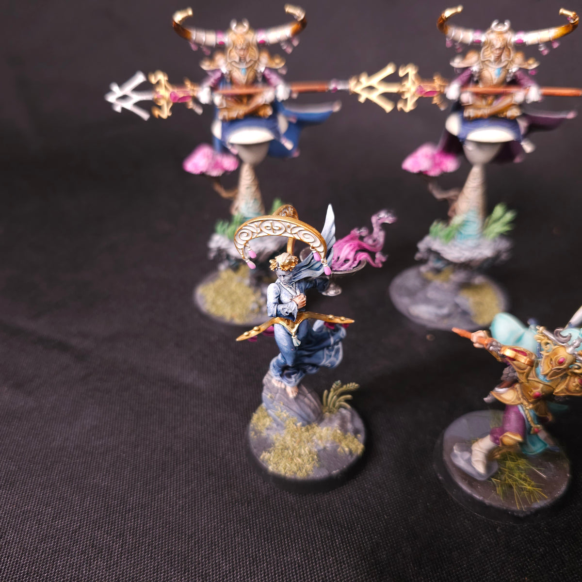 Lumineth Realm-lords - Mages and Champion Characters - alternate or detail view 4