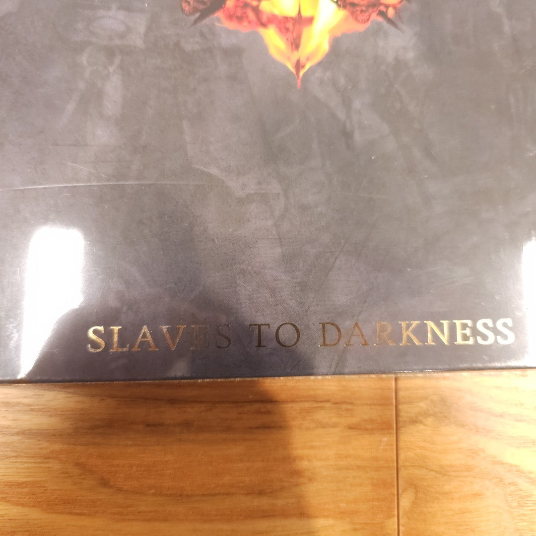 Age of Sigmar - Battletome: Slaves to Darkness (Army Set cover, wrapped copy) - 3rd edition; 2022 — photo 2 of 3