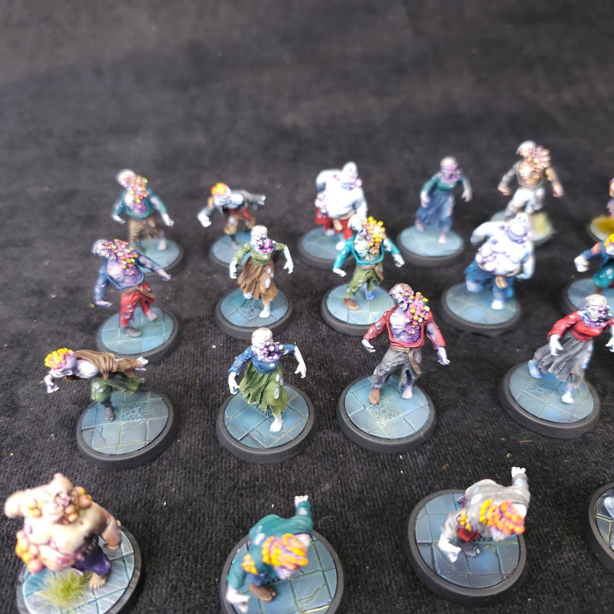 Bloodfields - Shroom Zombies - Painted D&D Undead Horde - detail and alternate view 6