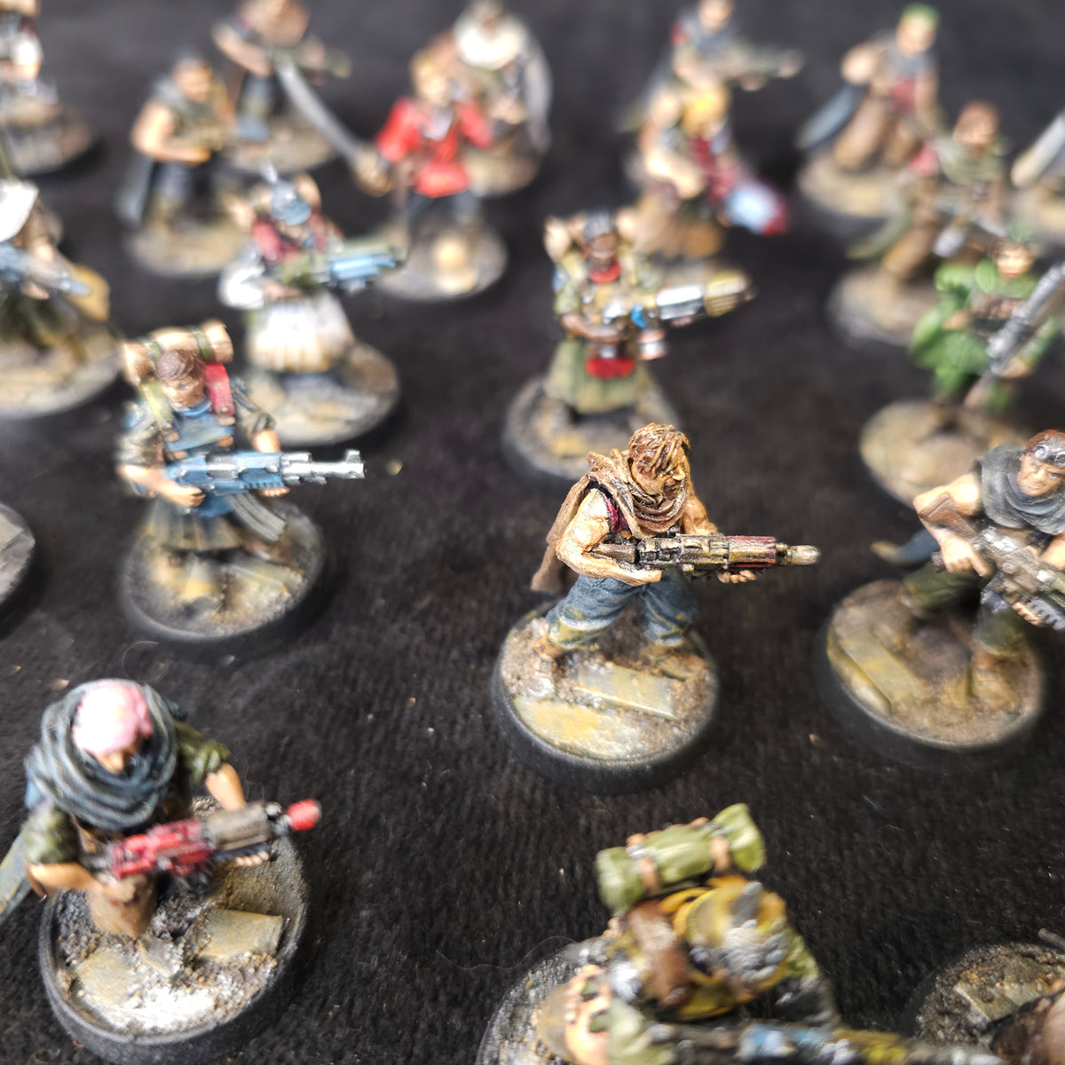 Victoria Miniatures - Painted Sci-Fi Soldiers - Mixed Regiment Infantry - detail and alternate view 3