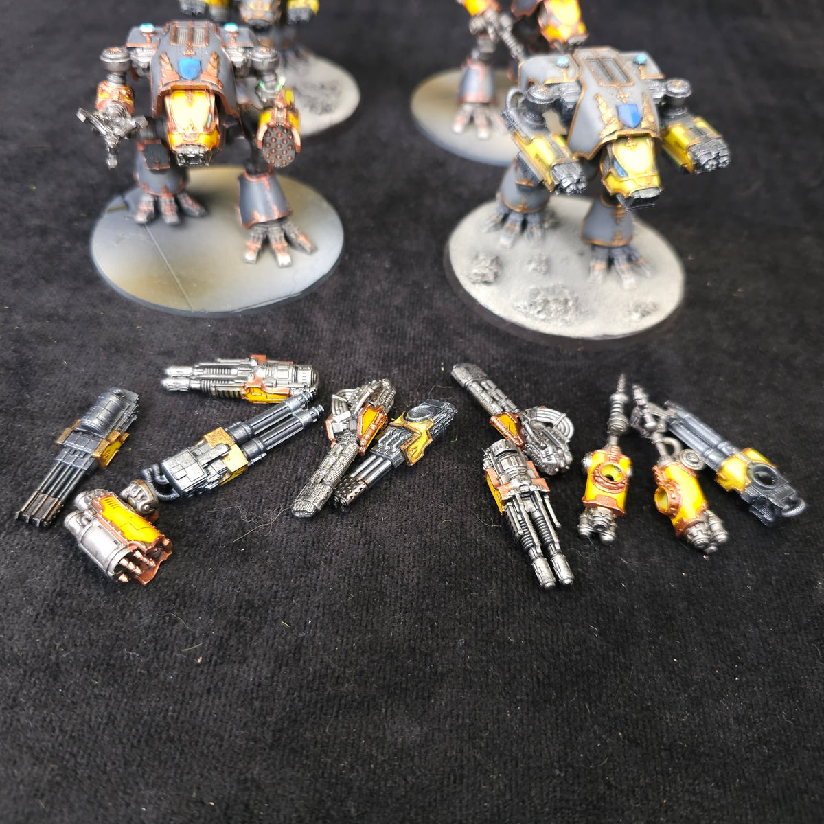 Yellow and Grey Warhound Titans - detail view 3