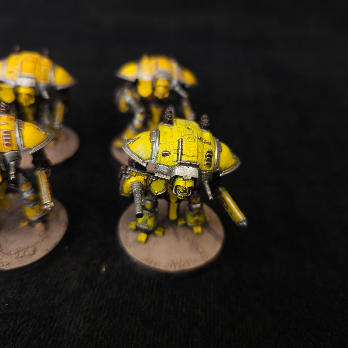 Yellow Questoris Knights - detail view 3