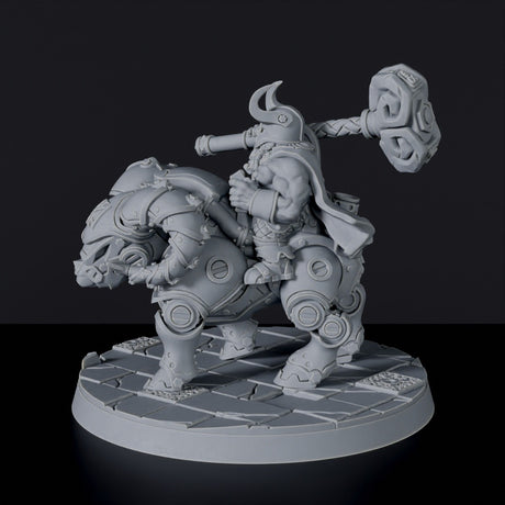 Miniature of dwarf Duri Hillhorn with helmet on machine monster - set for Bloodfields Metalbeard Dwarfs army