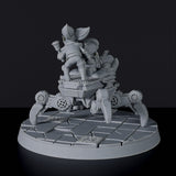 Fantasy miniature of gnomes Oru & Nini in Walker with minigun warmachine for Bloodfields tabletop RPG game