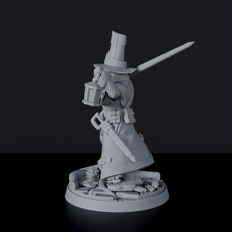 Miniature of Hugo Braav fighter with sword, lamp and hat - dedicated set for Bloodfields Vampire Hunters army