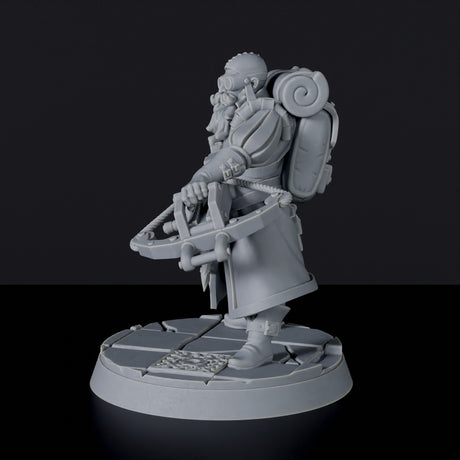 Miniature of Gunther Rivoha fighter with crossbow and backpack - dedicated set for Bloodfields Vampire Hunters army