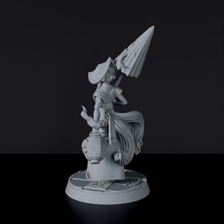 Miniature of Karakasa asian warlock with lamp - Mythborn Yokai set for Bloodfields RPG wargame