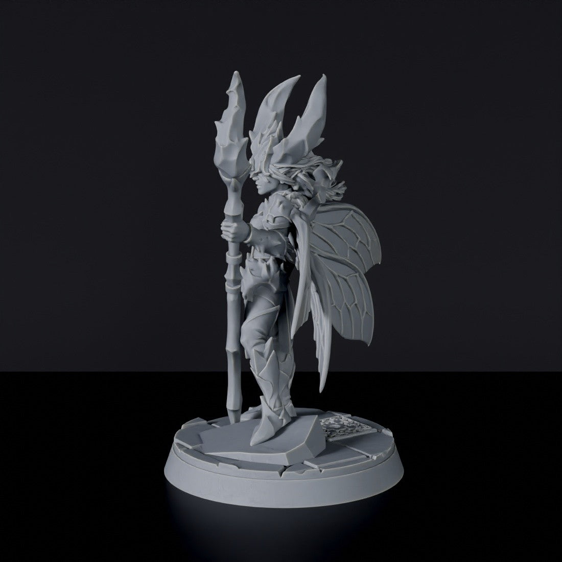 Miniature of elf Miriana Vi'Dal - Everdark Elves dedicated set for Bloodfields tabletop wargame