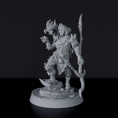 Fantasy miniatures of elf Vagar Her'hatog with spear and sword - dedicated set to Everdark Elves army for Bloodfields